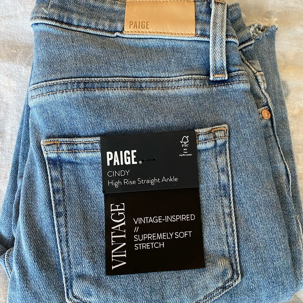 NWT PAIGE Cindy Raw Edge Vintage Inspired Soft Stretch Ankle Cropped Jeans